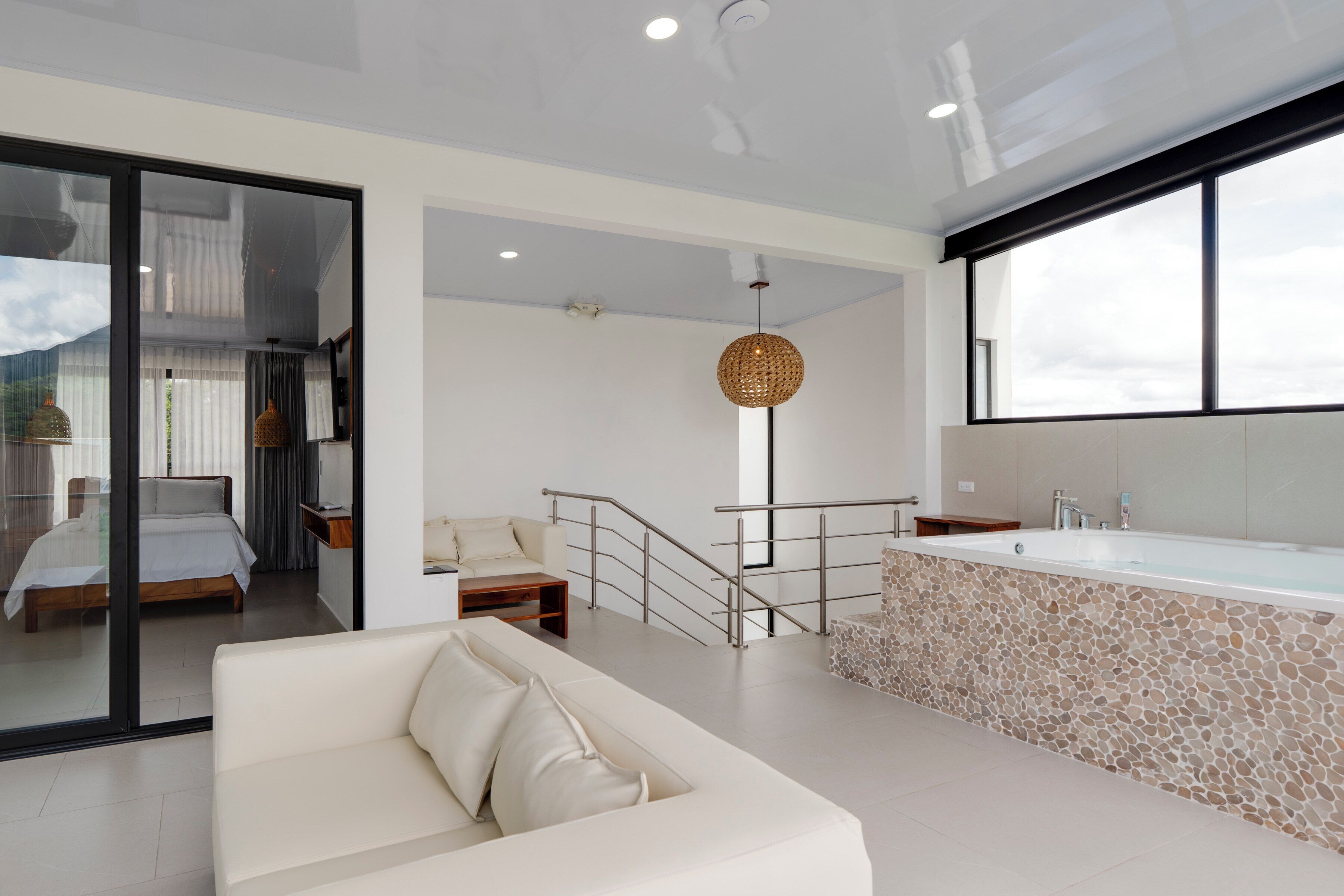 3 bedrooms, in-room safe, desk, iron/ironing board