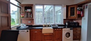 Cabana | Cuina privada | Frigorífic, microones, forn i placa de cuina