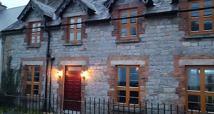 Lovely 11-bed Lodge in Boyle