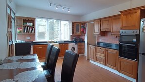 Cabin | Private kitchen | Fridge, microwave, oven, stovetop - Lovely 11-bed Lodge in Boyle (Boyle)