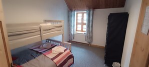 Cabana | 6 dormitoris, planxa i posts de planxar, wifi gratuïta i roba de llit