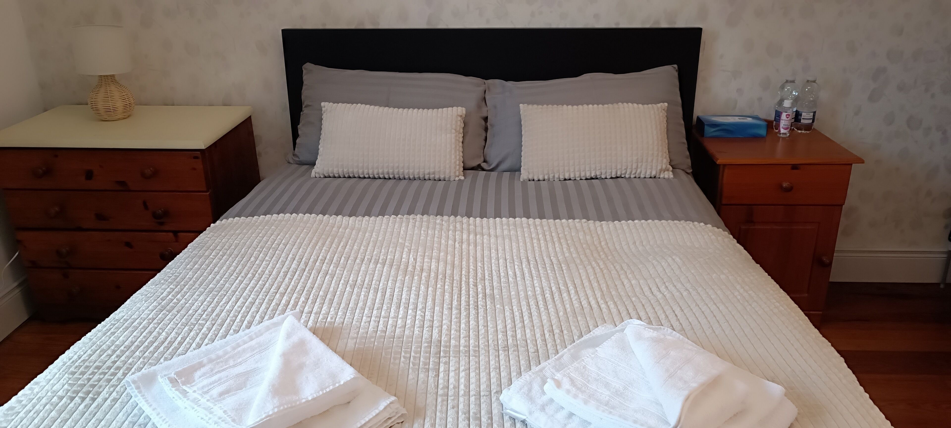 Cabin | 6 bilik tidur, seterika/papan seterika, Wi-fi percuma, cadar katil 