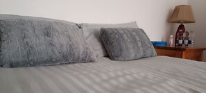 Mökki | 6 makuuhuonetta, silitysrauta/-lauta, ilmainen Wi-Fi, vuodevaatteet