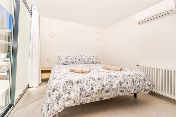 5 slaapkamers, een kluis op de kamer, een strijkplank/strijkijzer