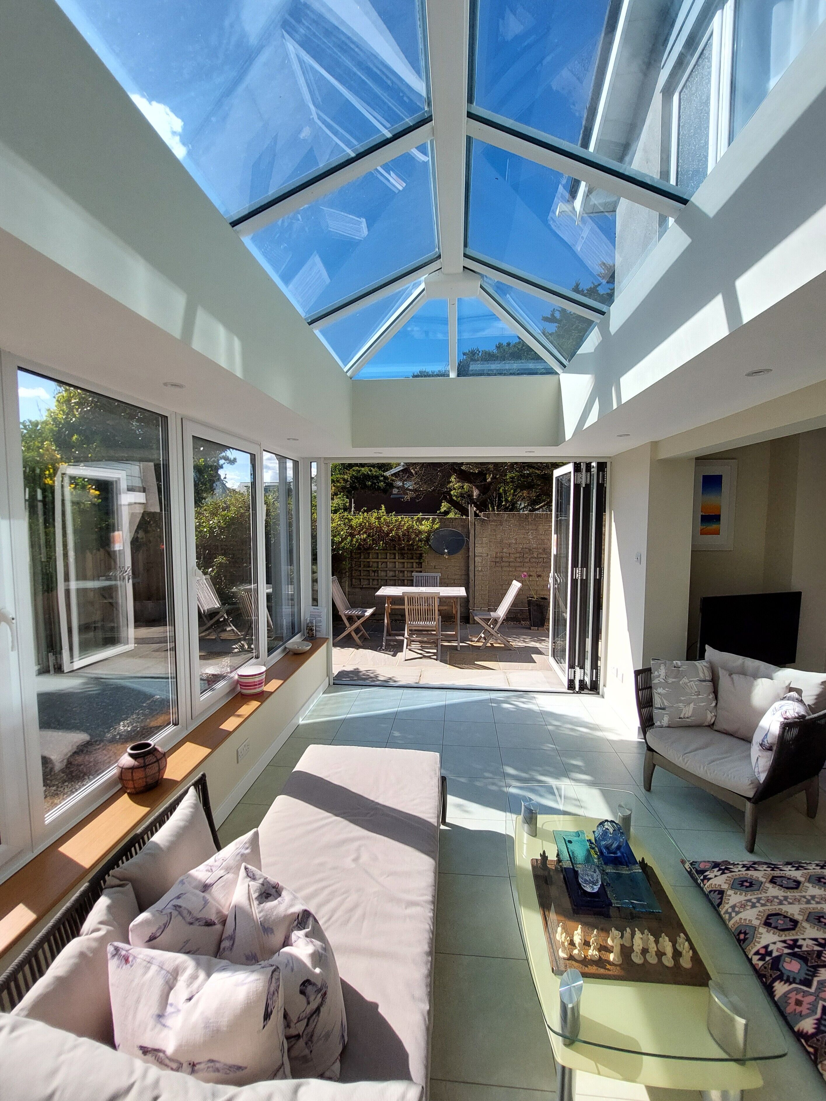 Smart TV, fireplace, computer monitors, printers