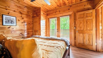 7 makuuhuonetta, työpöytä, silitysrauta/-lauta, ilmainen Wi-Fi