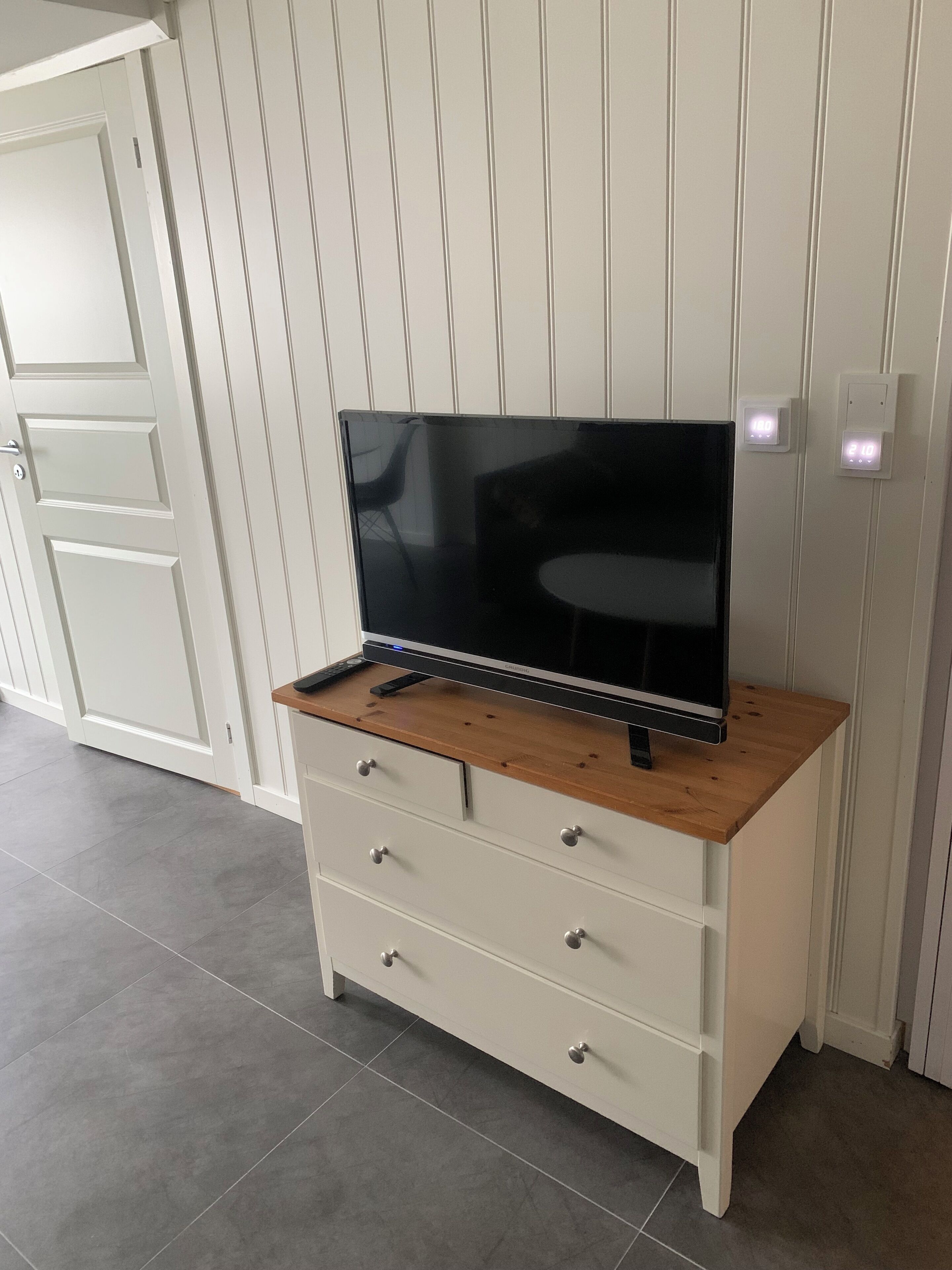 Family Apartment | Desk, blackout drapes, free WiFi, bed sheets