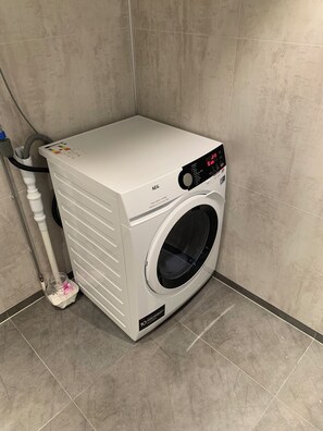 Appartamento familiare | Bagno | Asciugacapelli, accappatoio, pantofole