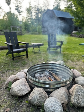 BBQ/picnic area. Dune Climb Inn