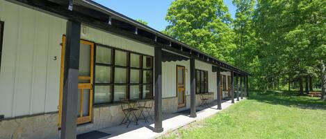 المنشأة من الخارج