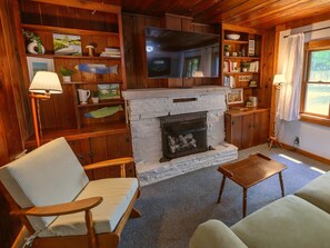 Family Suite (1 BR) | Living area