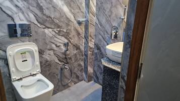 Shower, towels, soap, shampoo