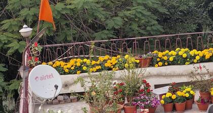 Cosy Comfortable safe stay at affordable price in Kolkata #3