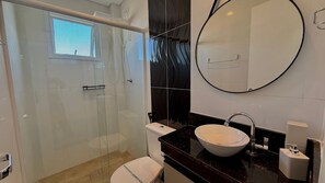 Apartment | Bathroom - Condomínio Edifício Viena (Praia Grande)