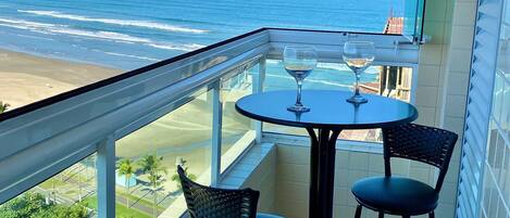 Apartment | Outdoor dining