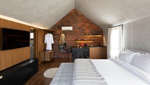 Pillowtop beds, in-room safe, soundproofing, WiFi (free) - NOR HOTEL & SPA (Sao Roque)
