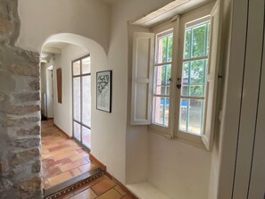 Interior - Ancienne Bastide Rénovée Pleine Nature Provençale Avec Piscine (Entrecasteaux)