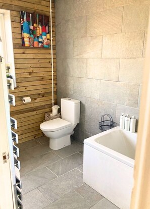 Towels, soap, shampoo, toilet paper - Chichester House I Secure Garden I Parking I Close to Goodwood (Chichester)
