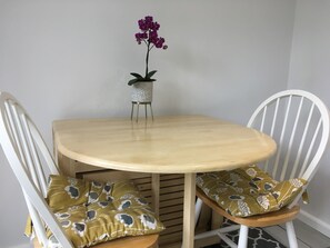 Dining - Modern House, Sleeps 6, near Chichester & Goodwood Events (Chichester)