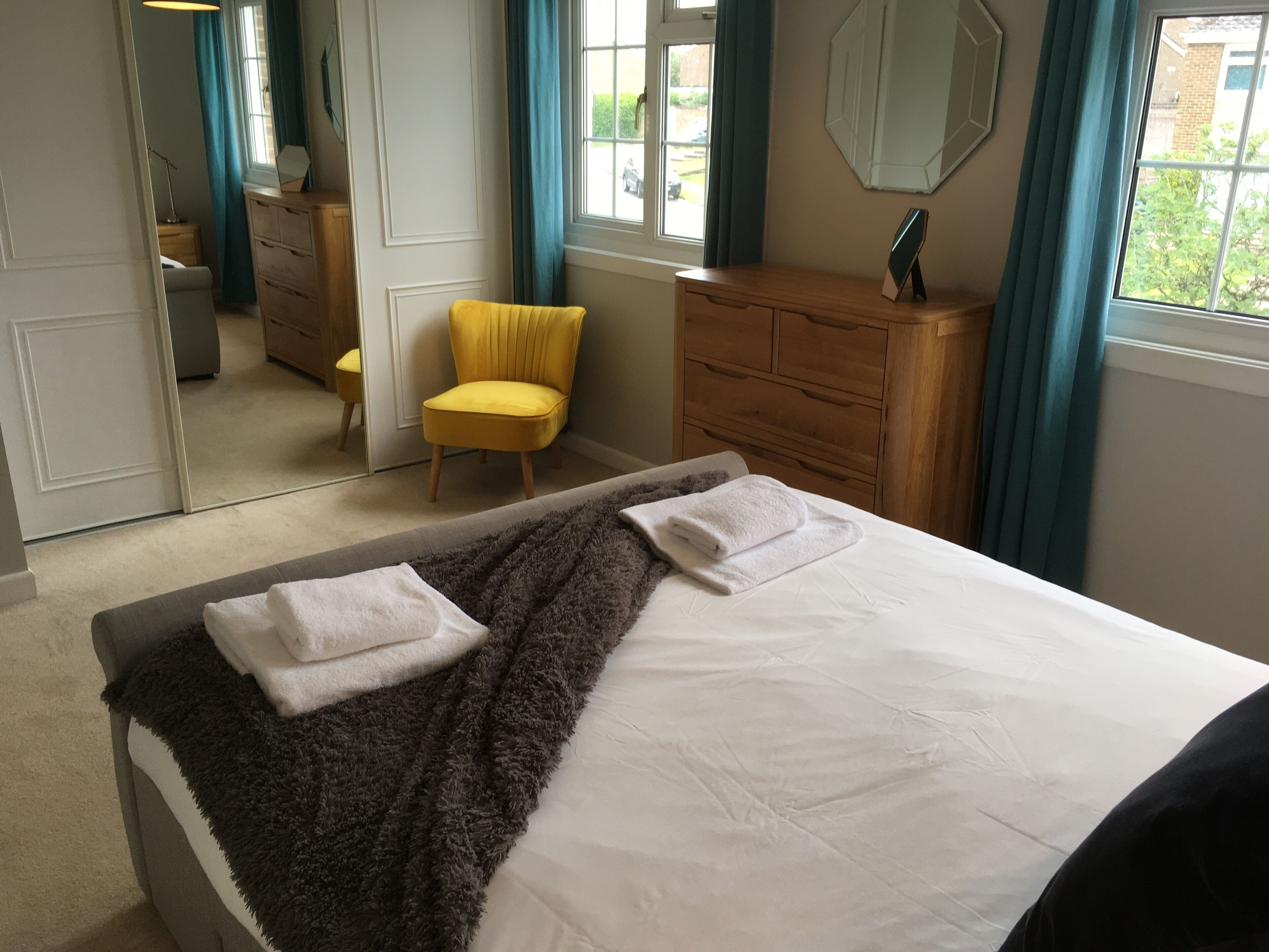 2 室のベッドルーム、旅行用ベビーベッド、WiFi (無料)、ベッドシーツ