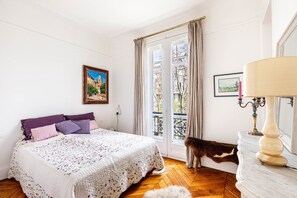 2 Schlafzimmer, Schreibtisch, Bügeleisen/Bügelbrett, Internetzugang