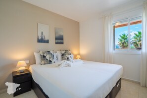 2 室のベッドルーム、アイロン / アイロン台、WiFi (無料)、ベッドシーツ