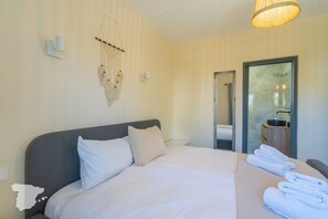 4 bedrooms, free WiFi, bed sheets