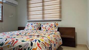 2 bedrooms, iron/ironing board, WiFi, bed sheets