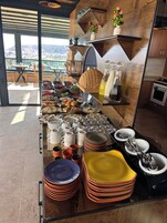 Desayuno bufé gratuito y diario