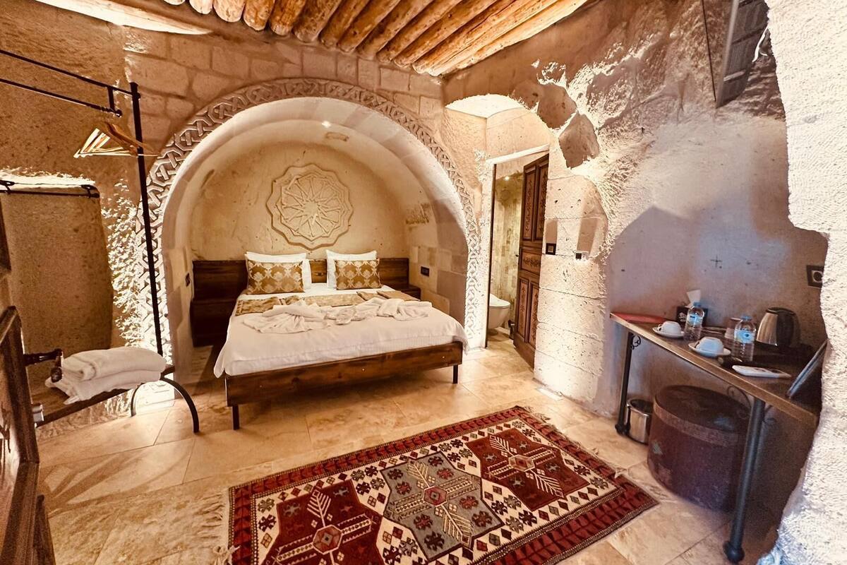 Egyptian cotton sheets, premium bedding, minibar, free WiFi