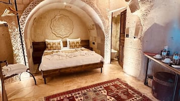 Habitació doble Comfort | Llençols de cotó egipci, roba de llit d'alta qualitat i minibar