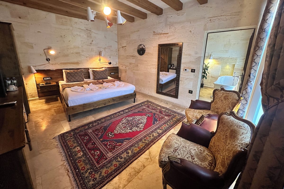 Panoramic Double Room, 1 Queen Bed, Mountain View | Egyptian cotton sheets, premium bedding, minibar, individually decorated