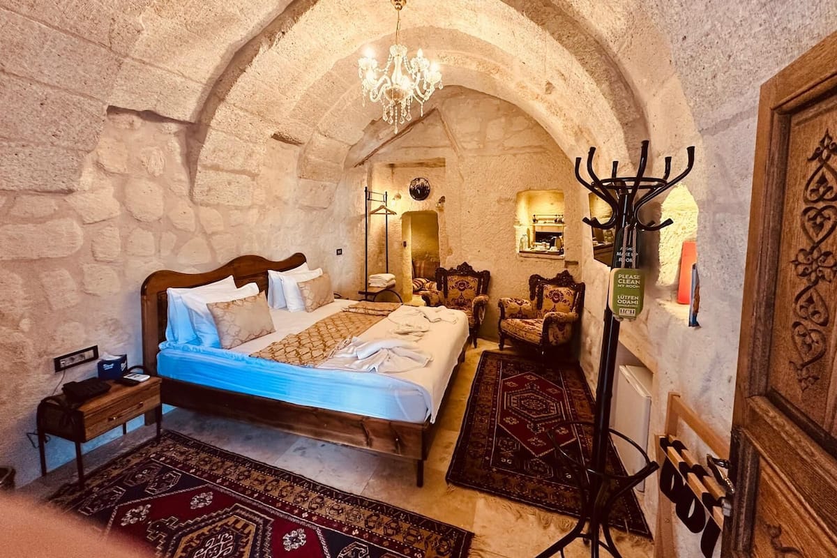 Deluxe Double Room, 1 Queen Bed | Egyptian cotton sheets, premium bedding, minibar, individually decorated