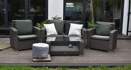 Goodwood Events House with Parking & Garden