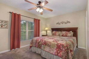 2 dormitorios, tabla de planchar con plancha, wifi gratis y ropa de cama