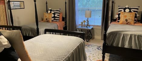 5 間睡房、熨斗/熨衫板