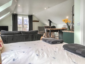 1 bedroom, free WiFi, bed sheets
