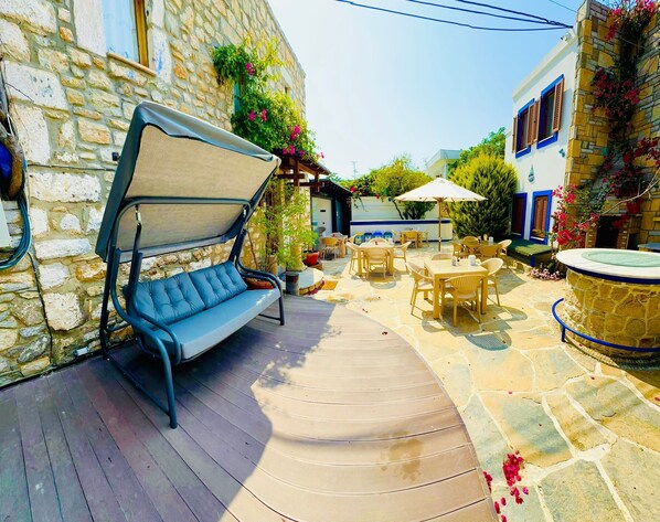 TV - Wish Suites Bodrum Hotel (Bodrum)