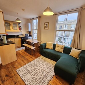 TV - Lovely 1 Bed Apartment near Upper Holloway Station|London (Greater London)