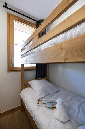 1 camera, Wi-Fi, lenzuola