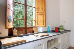 Mikrowelle, Ofen, Herdplatte, Geschirrspüler