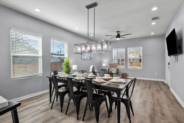 Dining - Retreat to a Brand-New Downtown Home 4BR/3BA! (San Antonio)