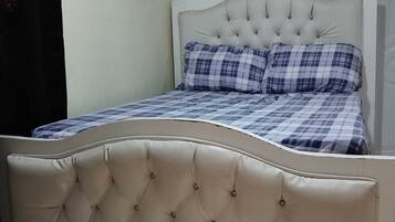 1 habitación, tabla de planchar con plancha, wifi y ropa de cama