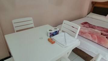 تناول الطعام