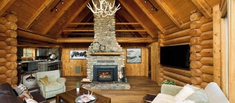 Black Bear Chalet - Alpine Falls Ranch