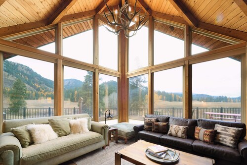 Black Bear Chalet - Alpine Falls Ranch