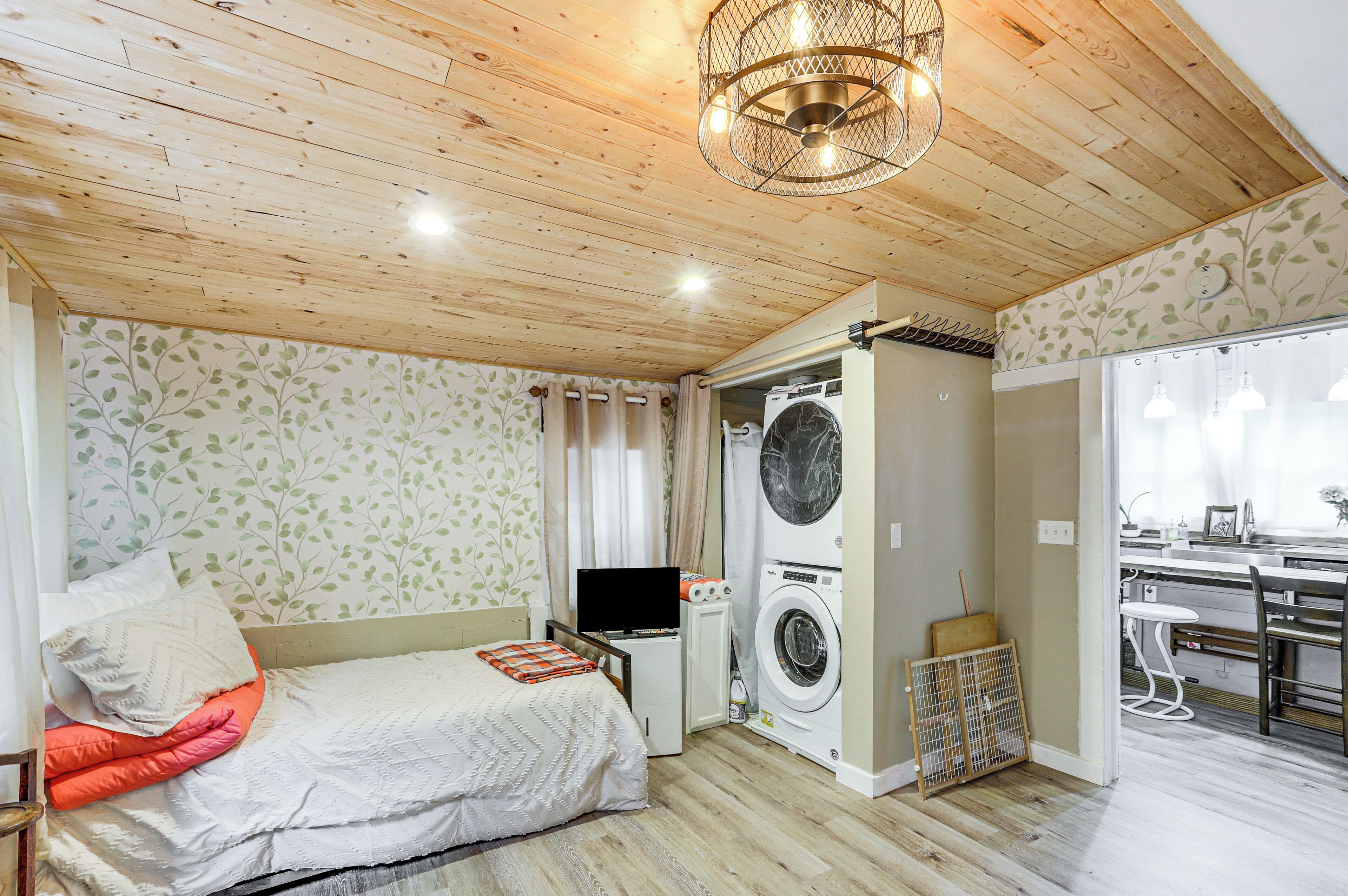 3 bedrooms, internet, bed sheets