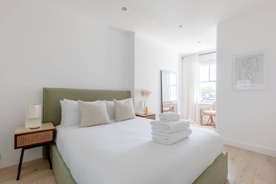 Sleek Scandi-inspired 2BD Flat, Fulham