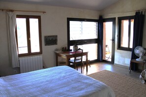 1 camera, Wi-Fi gratuito, lenzuola