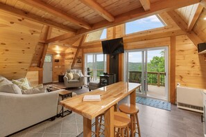 Smart TV, fireplace, stereo